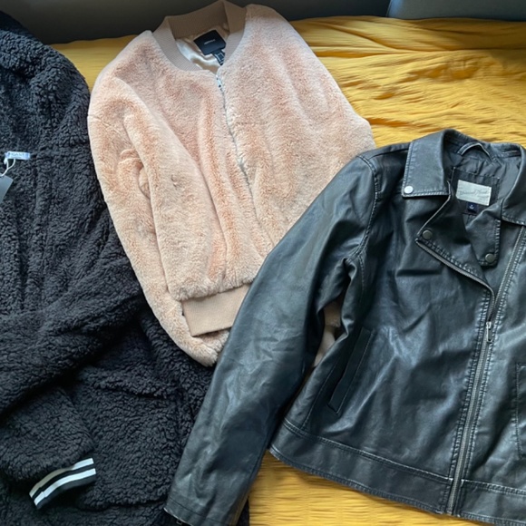 Lot of woman clothes (will negotiate price) - Picture 10 of 10